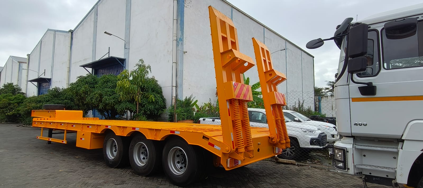 CIMC Lowbed Trailer 5